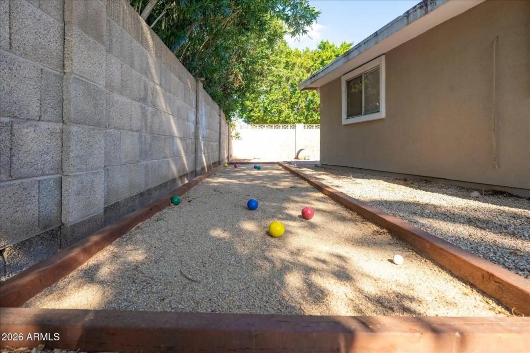 Real Estate Picture 18