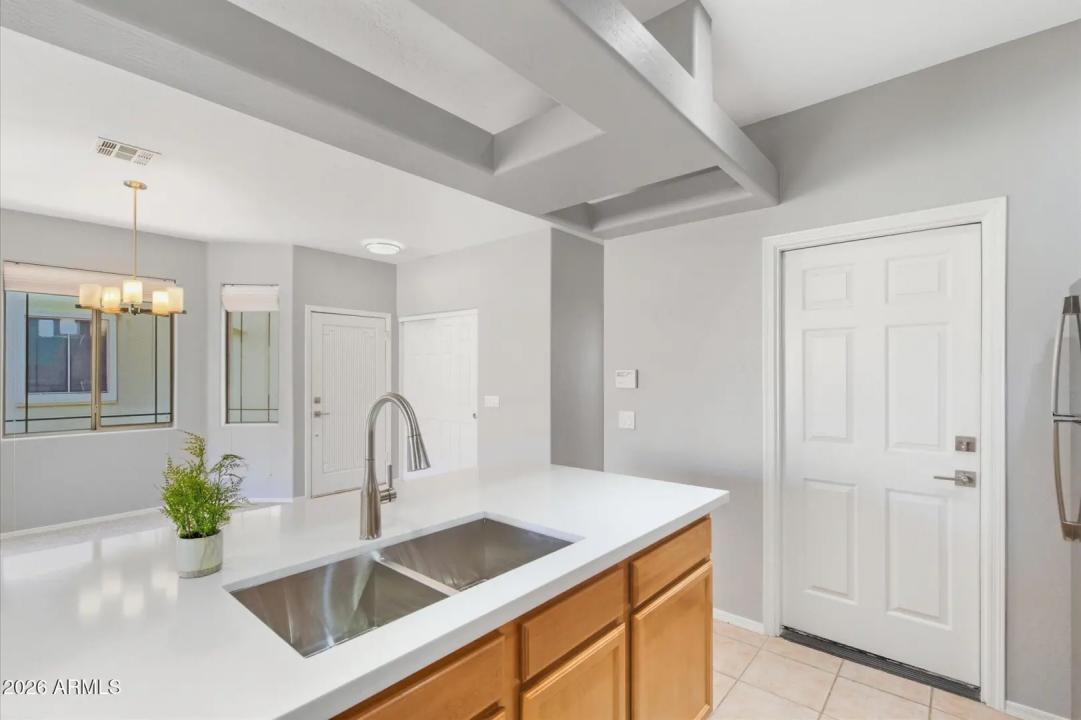 Real Estate Picture 11