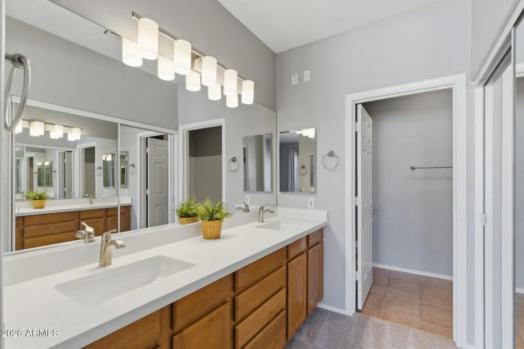 Real Estate Picture 14