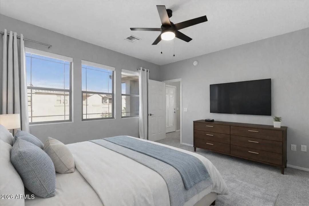 Real Estate Picture 13