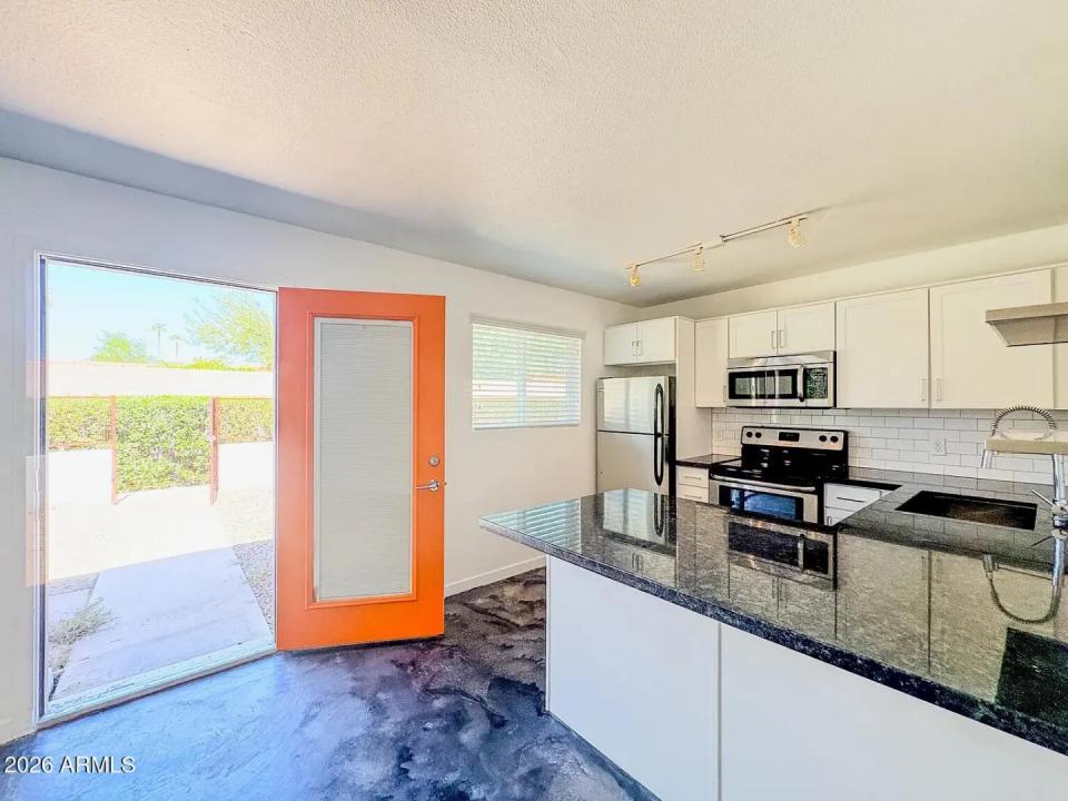 4231 N 27TH Street 10 Phoenix AZ 85016