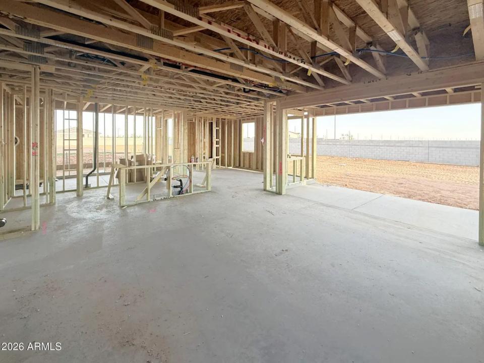 Real Estate Picture 3