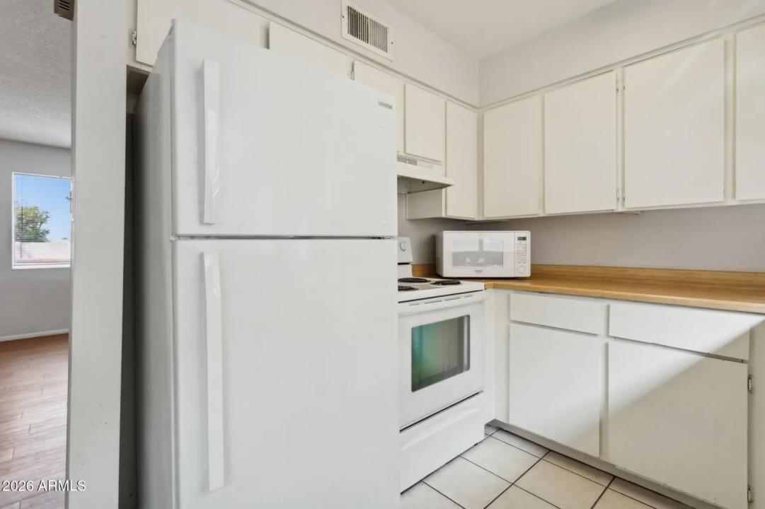 Real Estate Picture 13