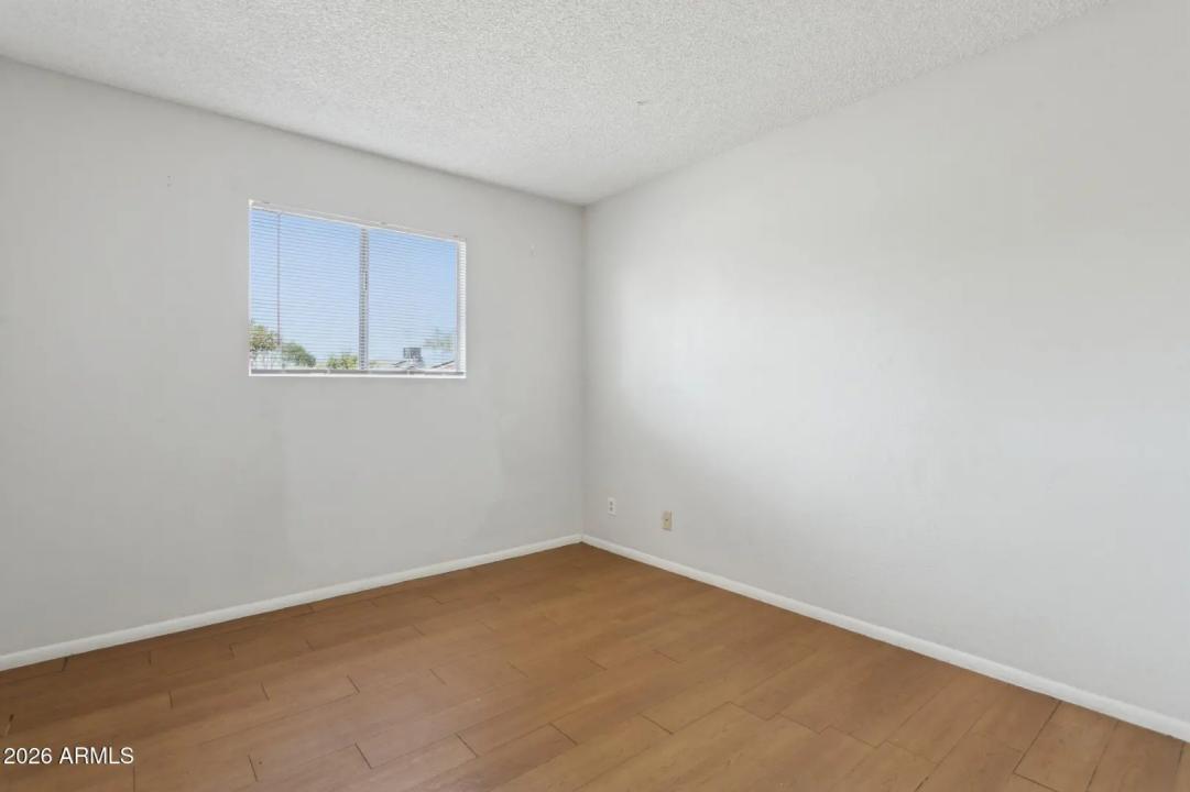 Real Estate Picture 16