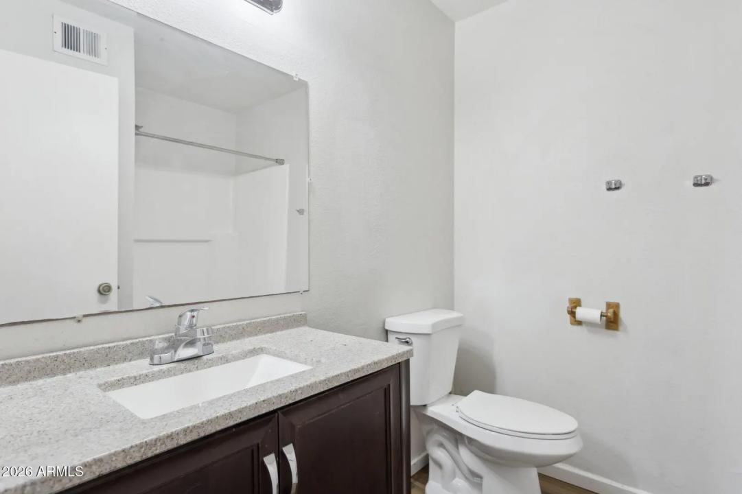 Real Estate Picture 24