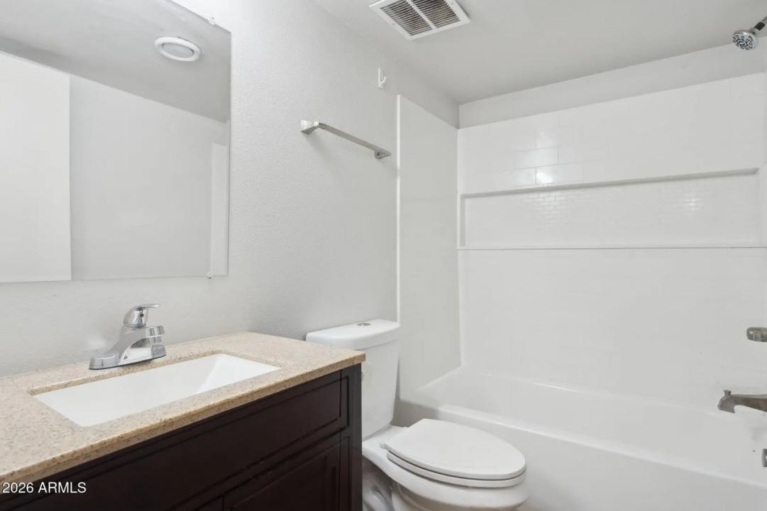 Real Estate Picture 18