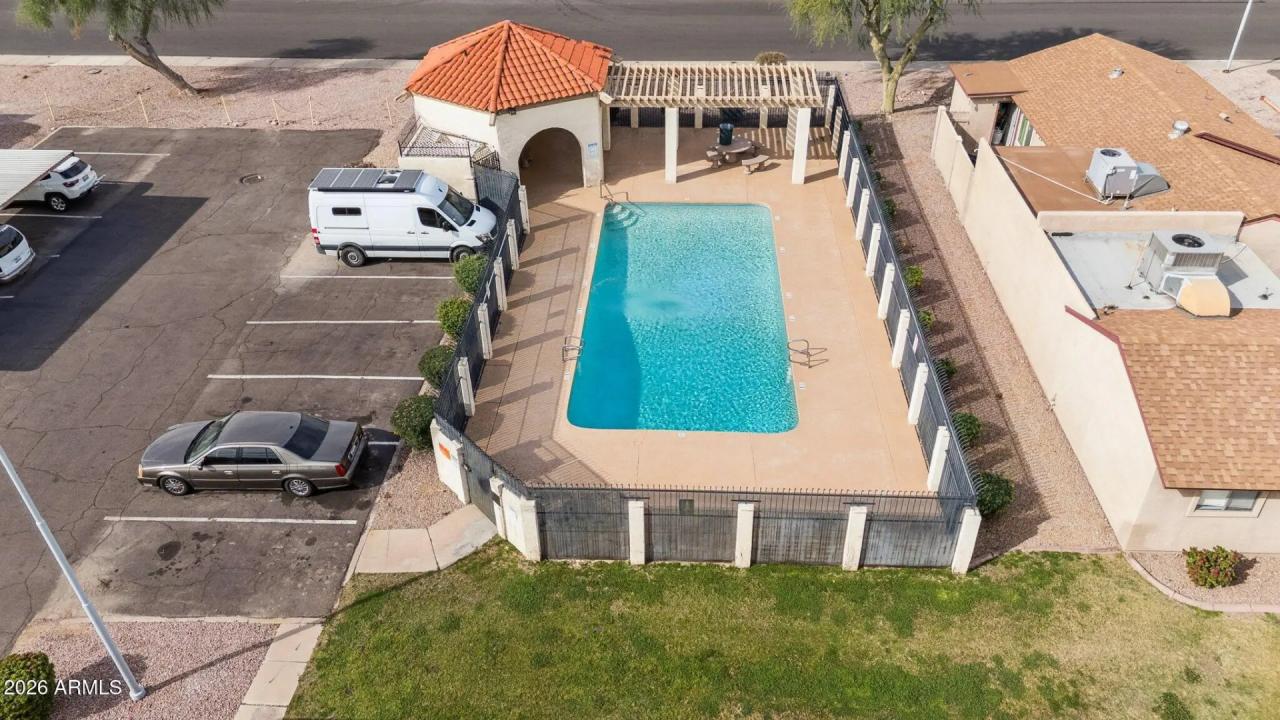 Real Estate Picture 33