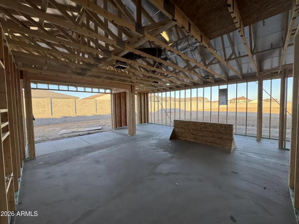 Real Estate Picture 3