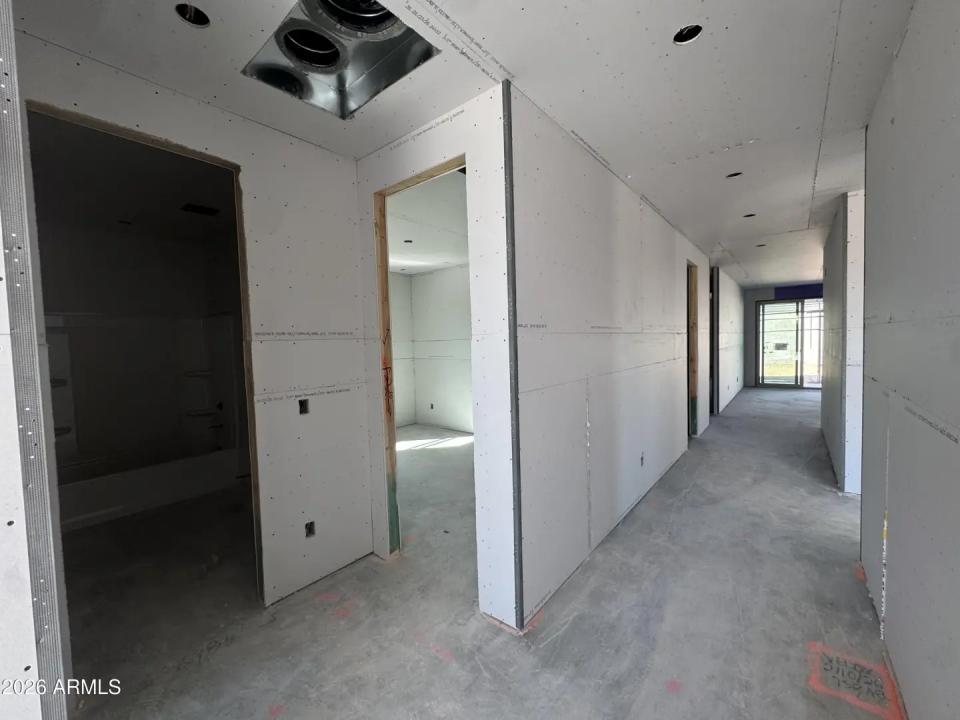 Real Estate Picture 3