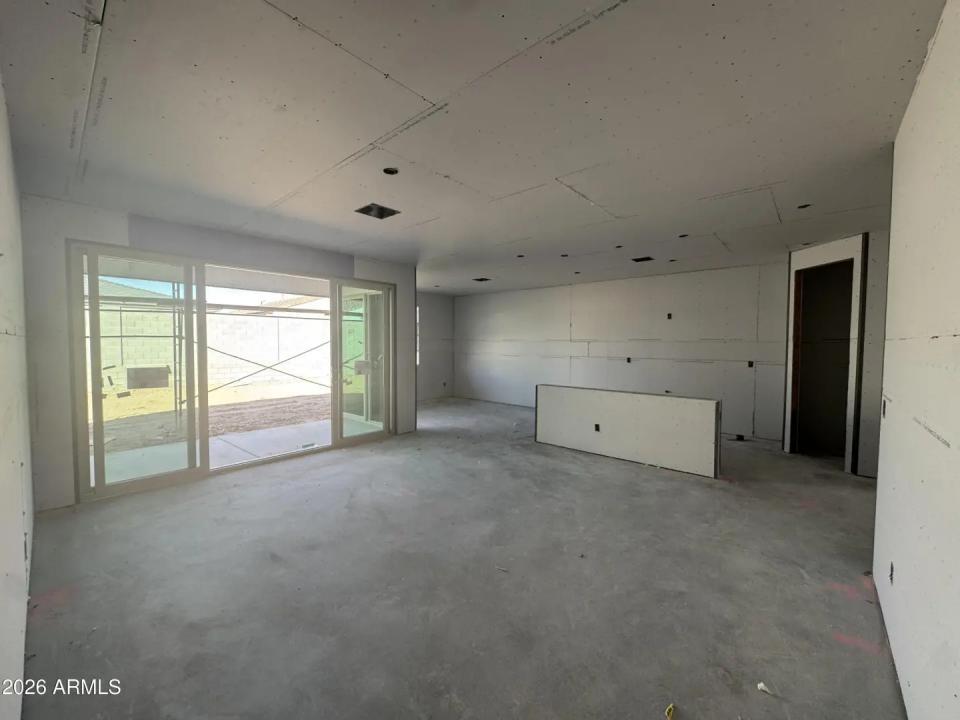 Real Estate Picture 7