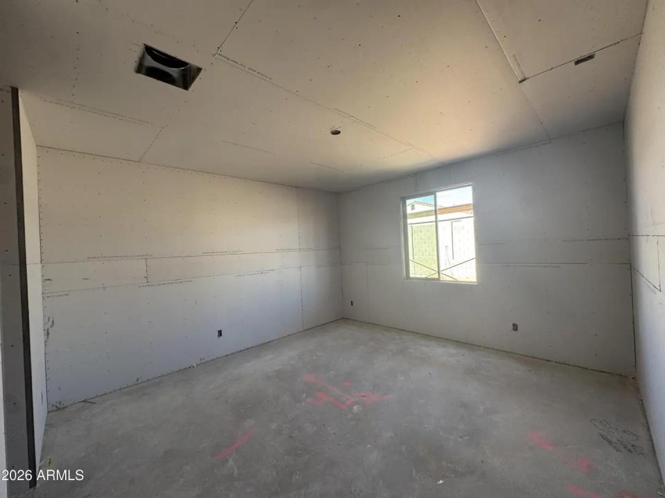 Real Estate Picture 9