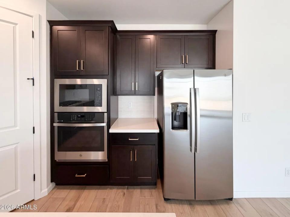 Real Estate Picture 4