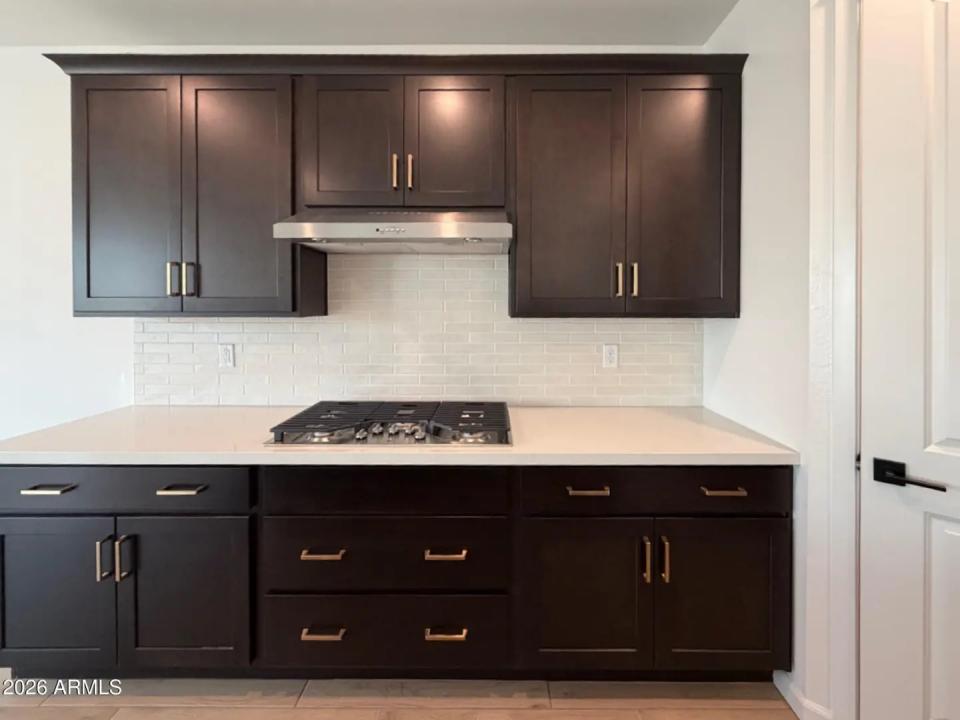 Real Estate Picture 5