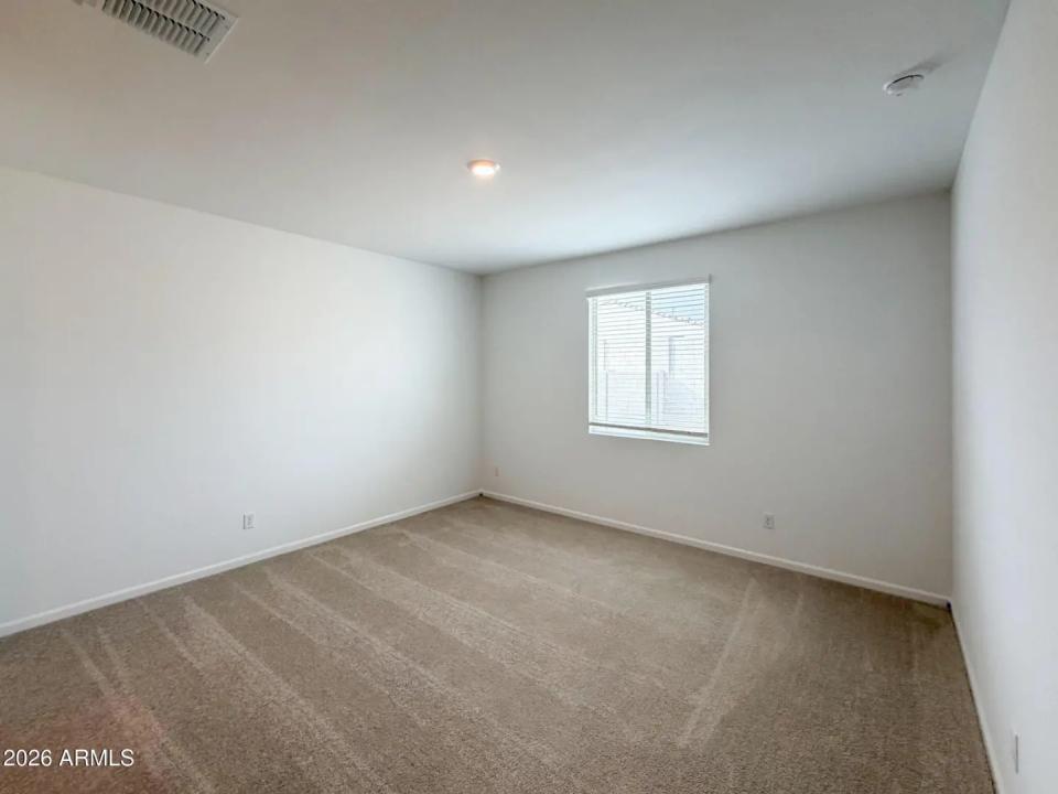 Real Estate Picture 9