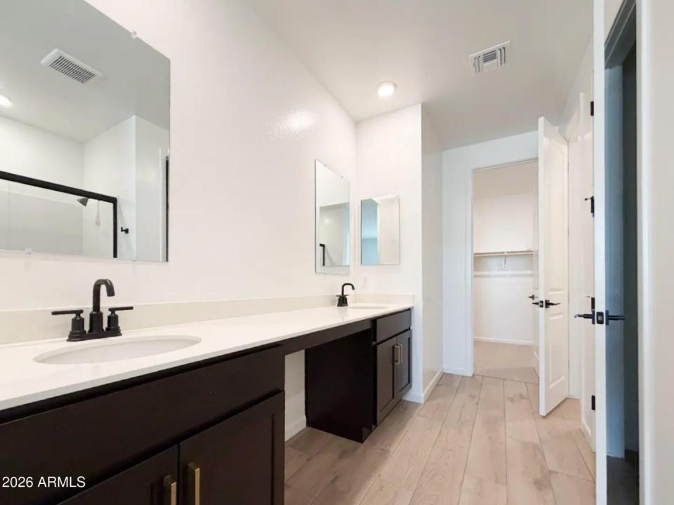 Real Estate Picture 10