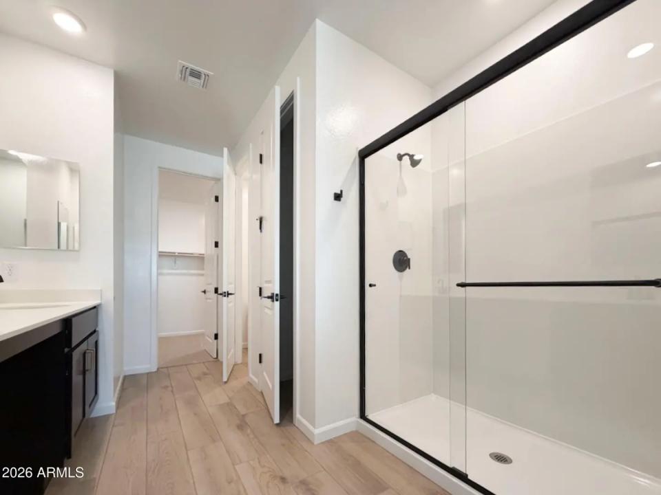 Real Estate Picture 11