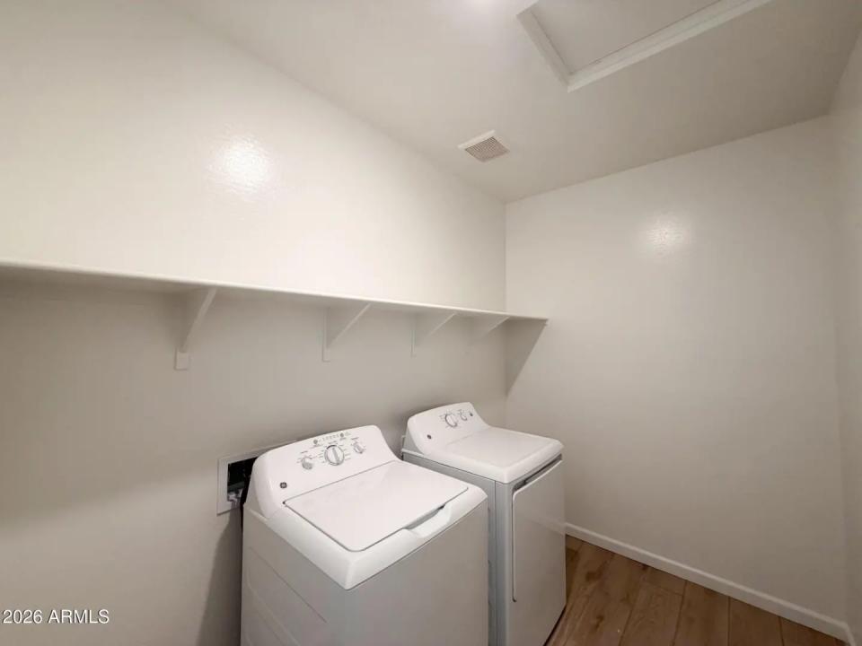 Real Estate Picture 12