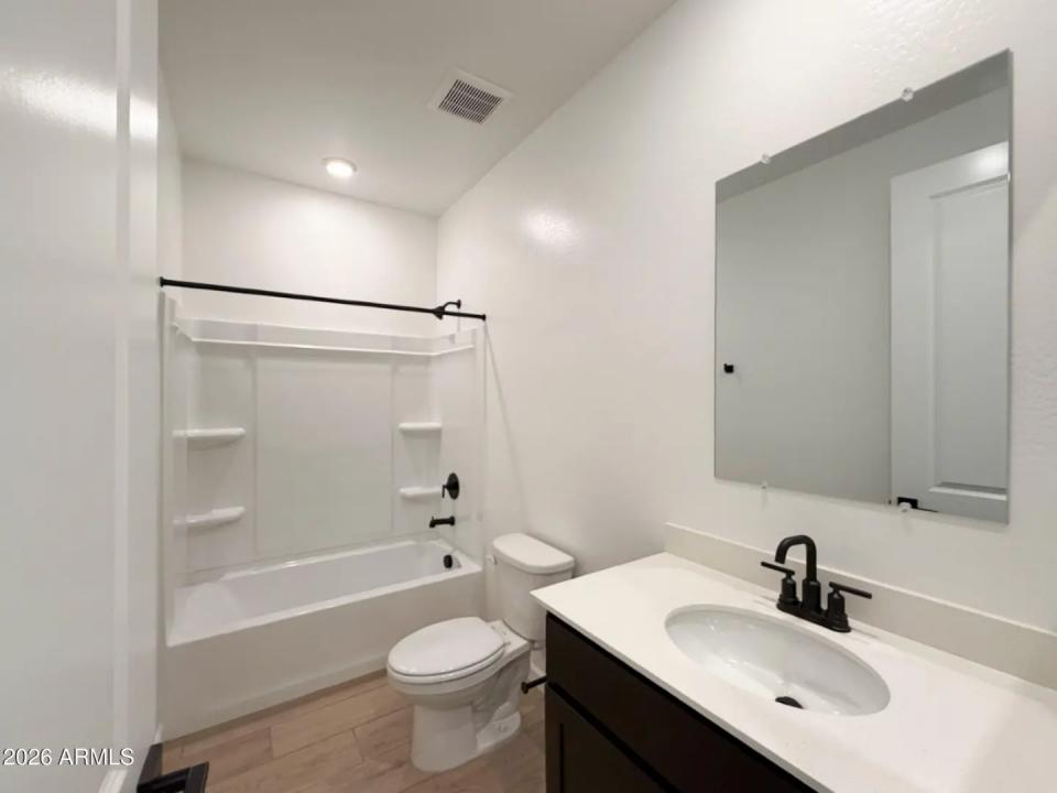 Real Estate Picture 13