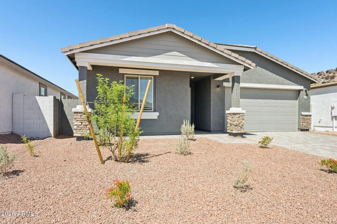 Real Estate Picture 4