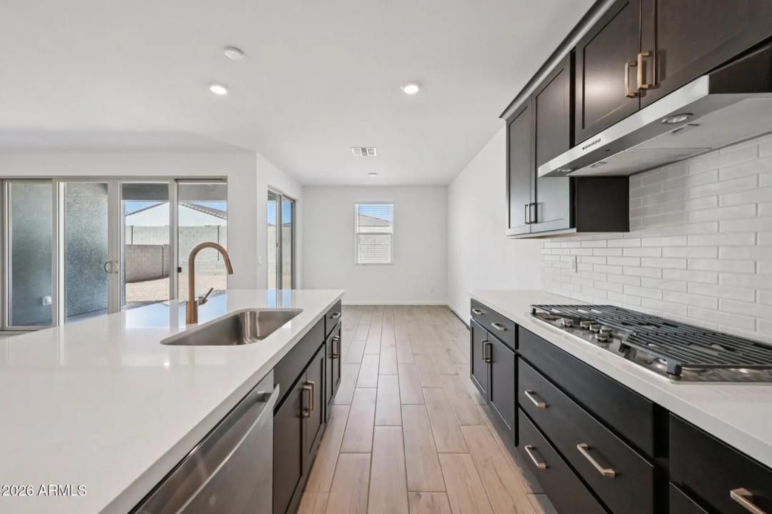 Real Estate Picture 10