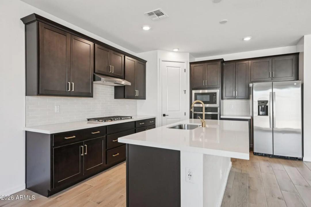 Real Estate Picture 13