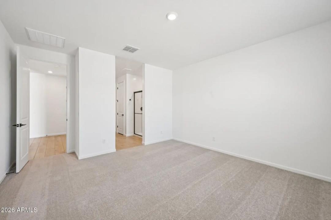 Real Estate Picture 15