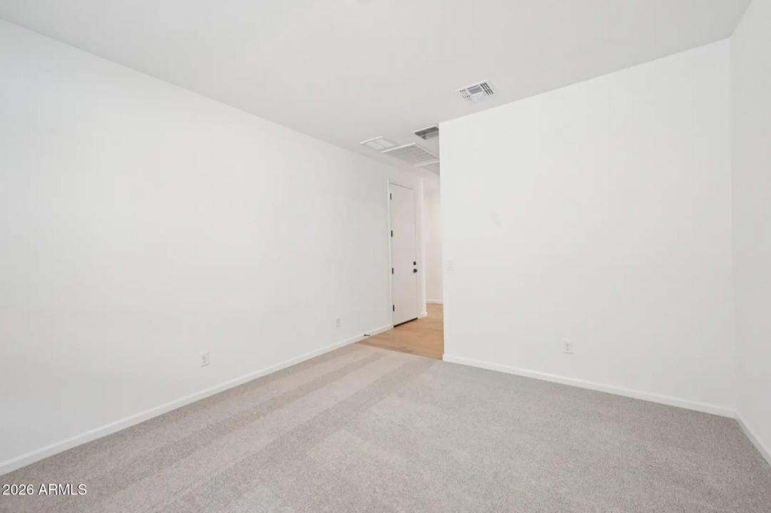 Real Estate Picture 18