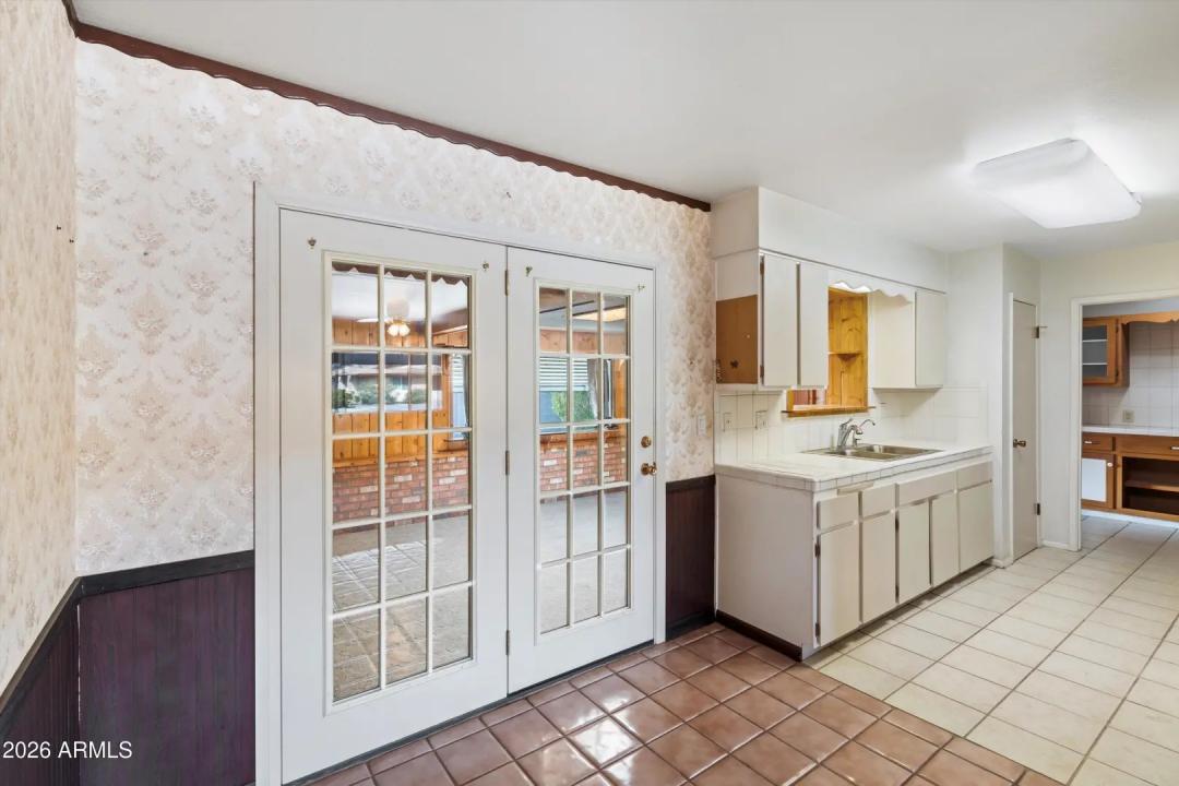 Real Estate Picture 7