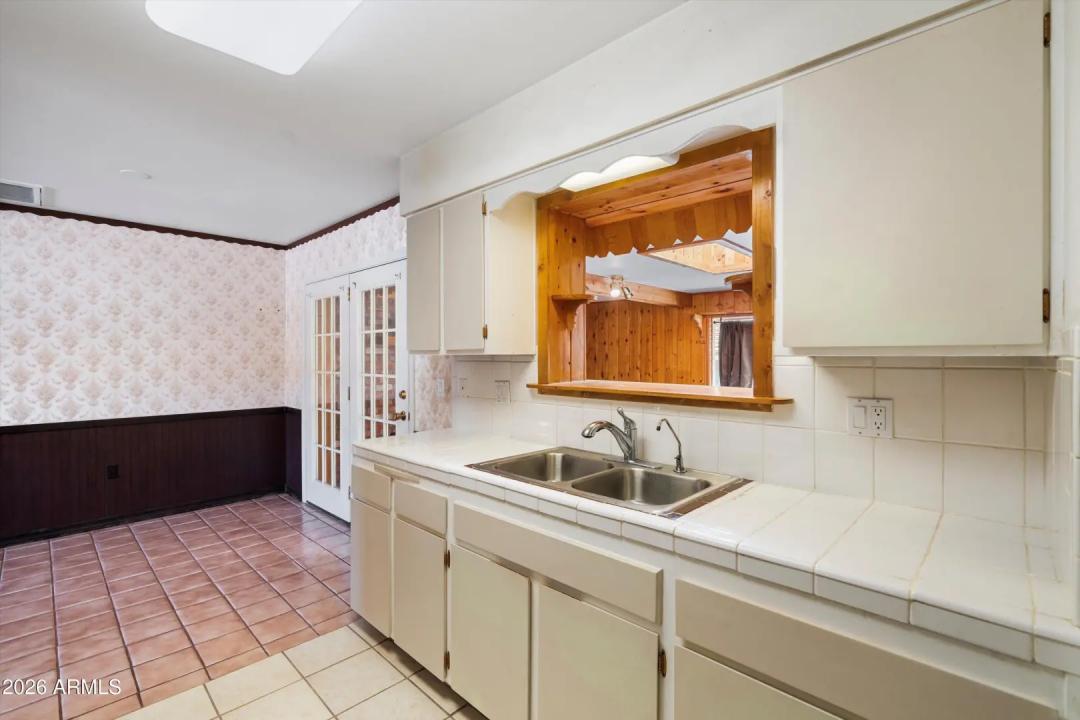 Real Estate Picture 9