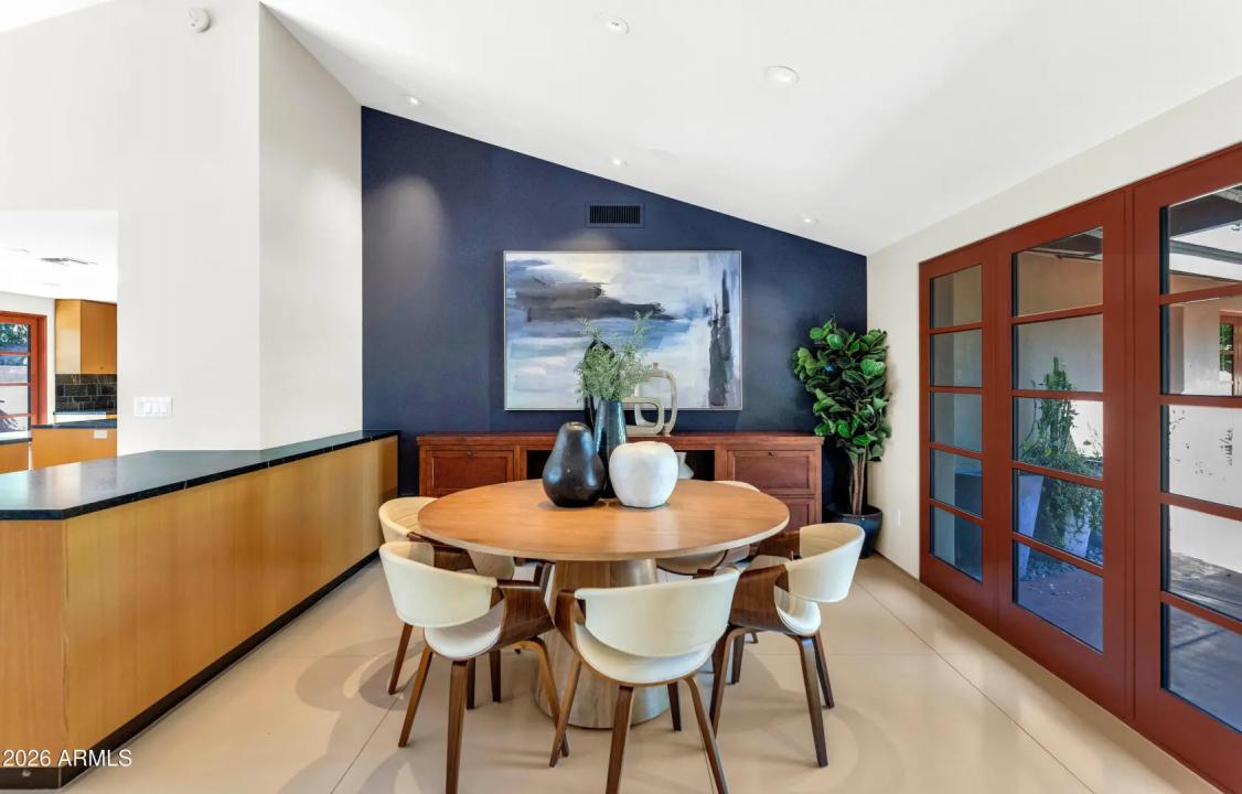 Real Estate Picture 5