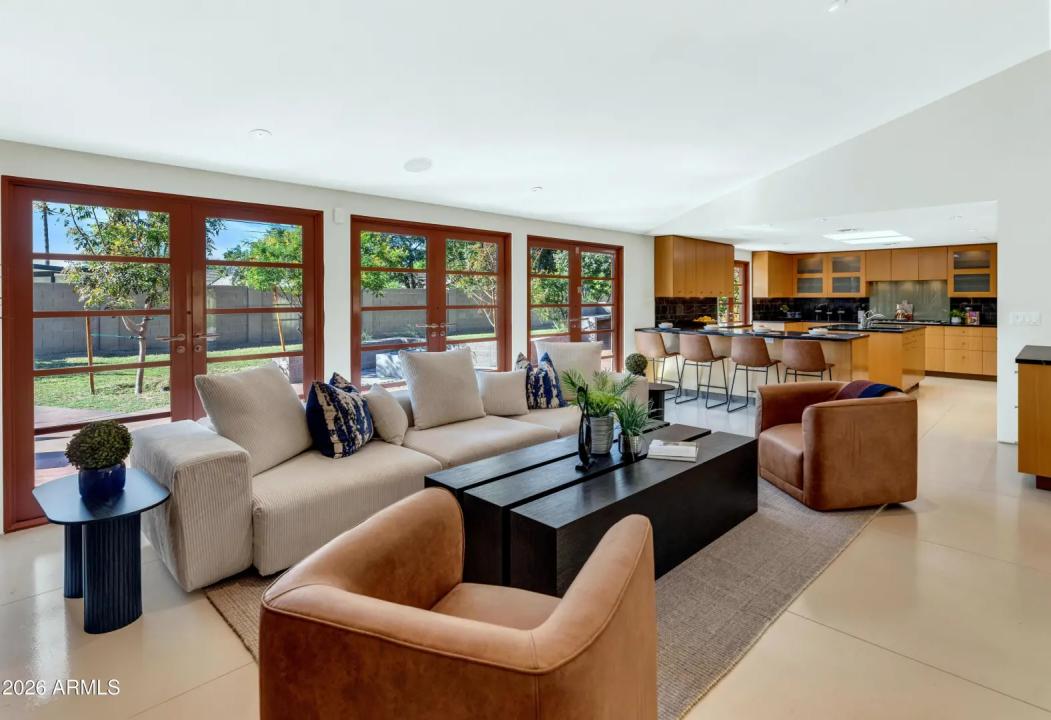 Real Estate Picture 8