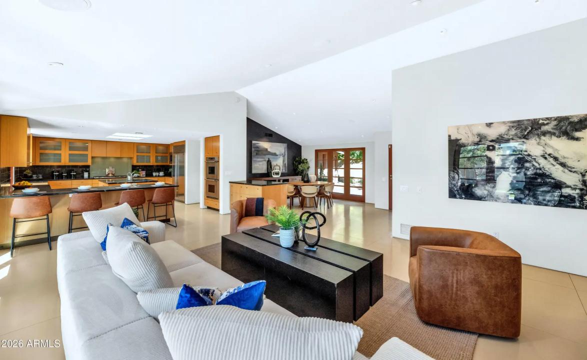 Real Estate Picture 11