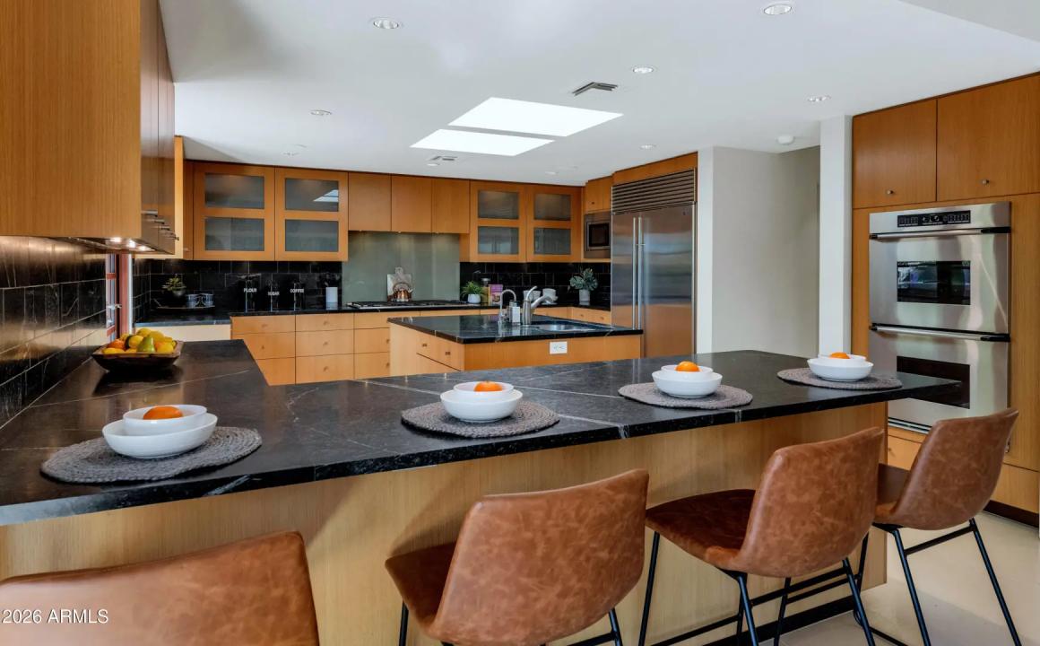 Real Estate Picture 14