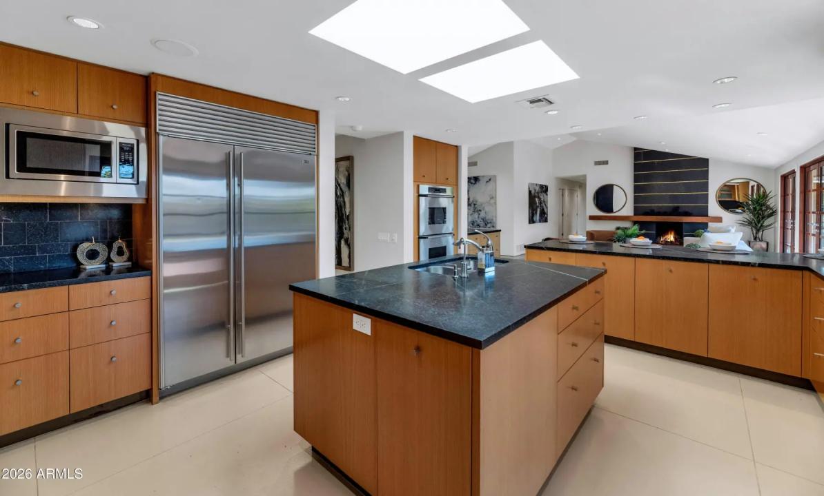 Real Estate Picture 15