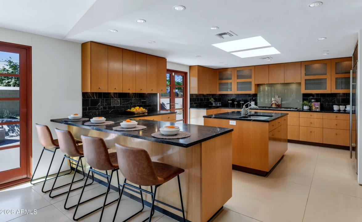 Real Estate Picture 16