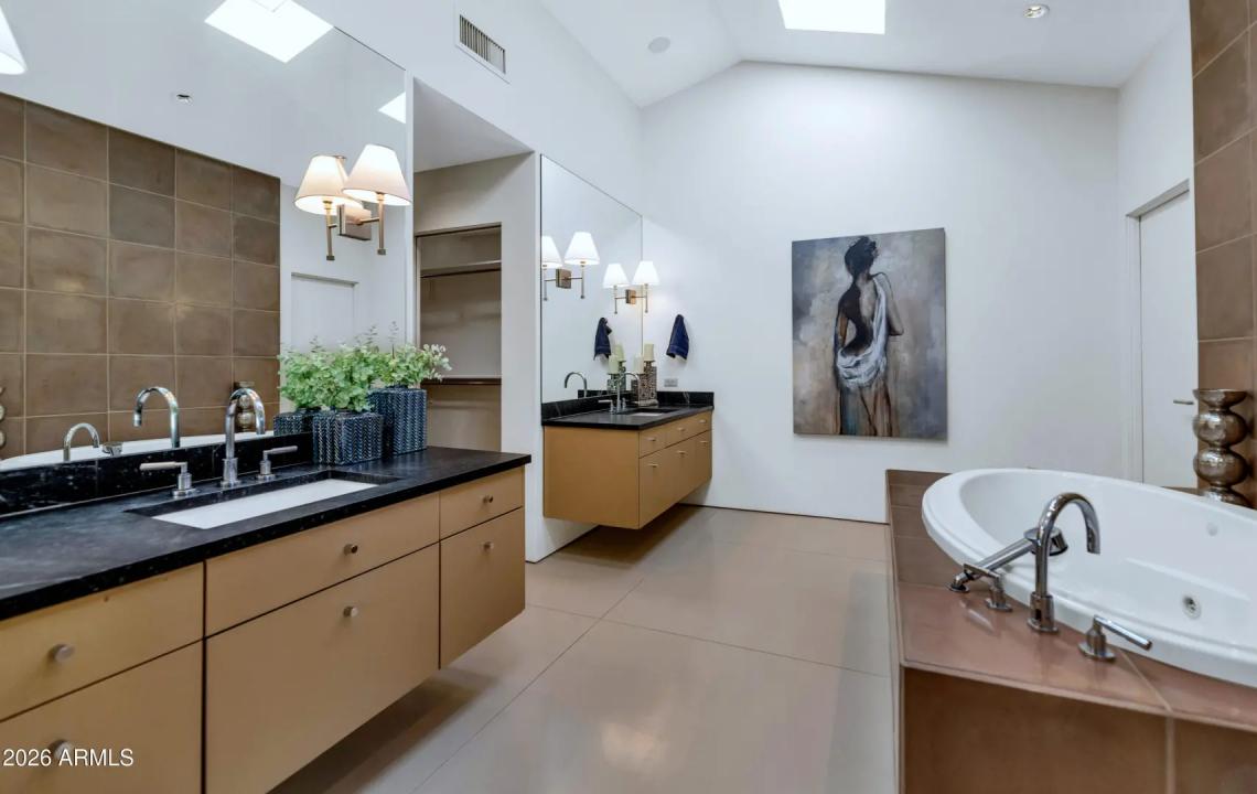 Real Estate Picture 21