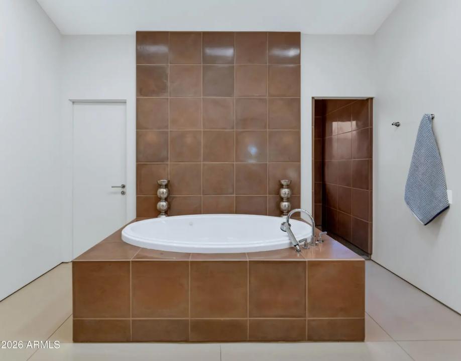 Real Estate Picture 22