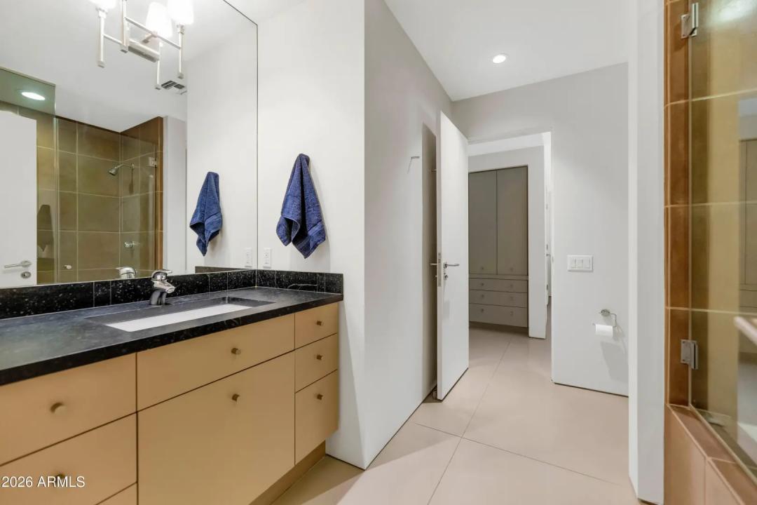 Real Estate Picture 32