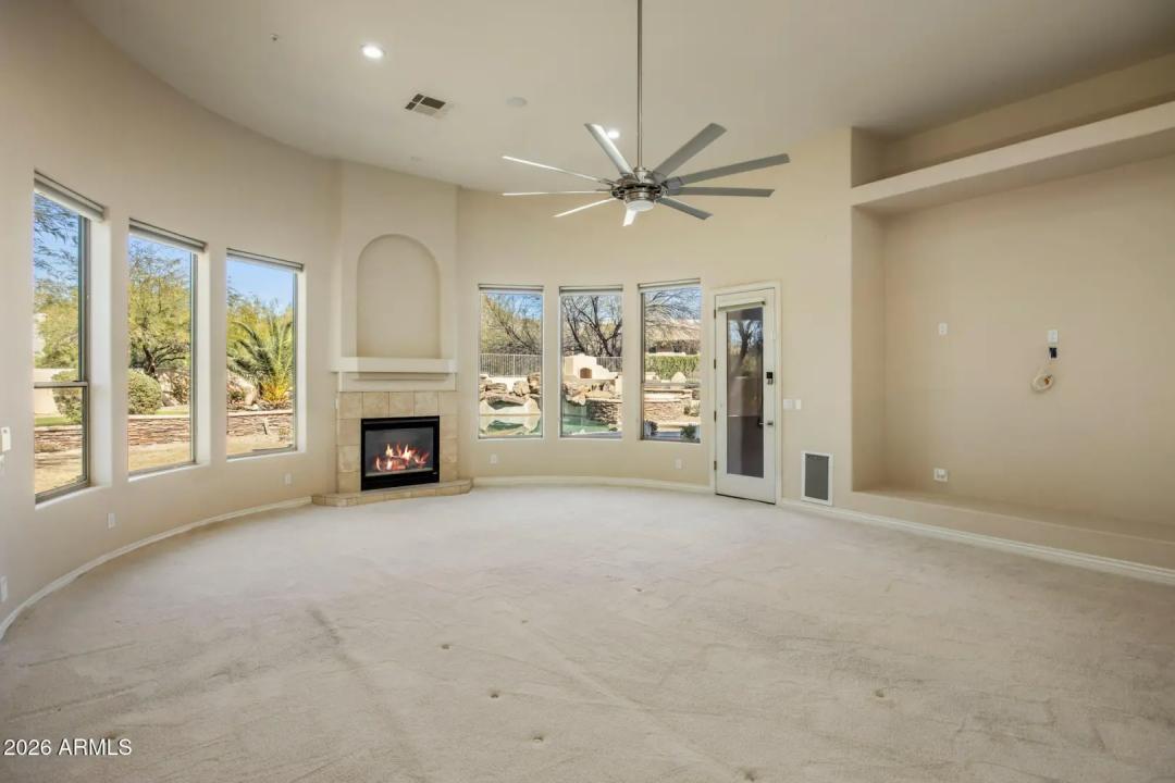 Real Estate Picture 18