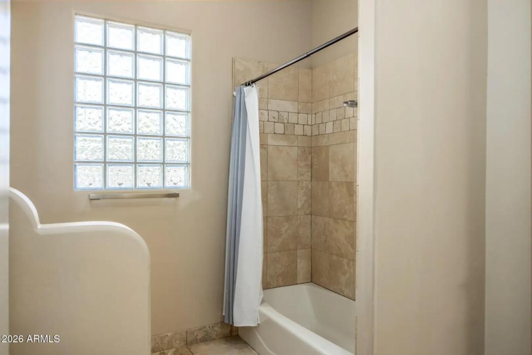 Real Estate Picture 32