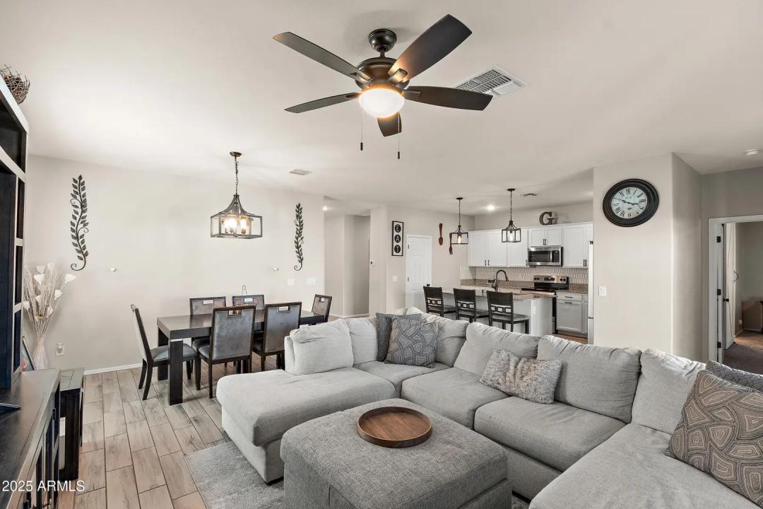 Real Estate Picture 9