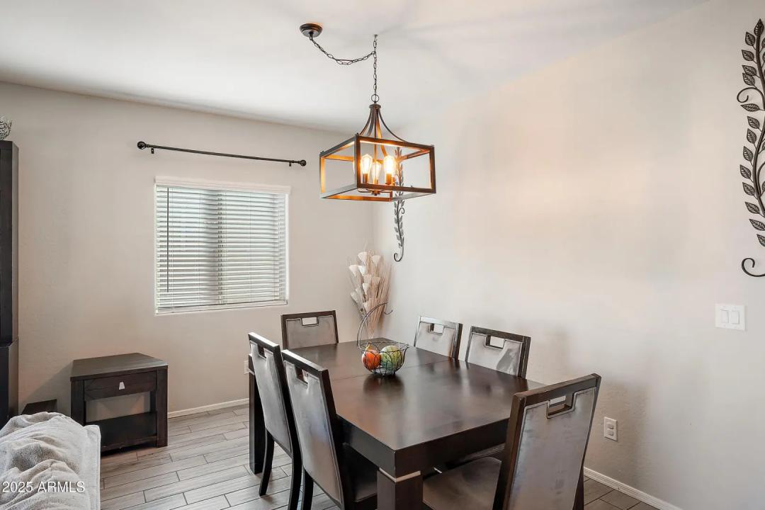 Real Estate Picture 10