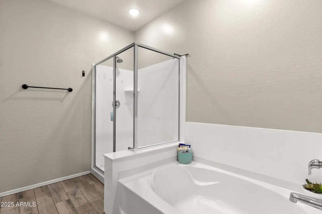 Real Estate Picture 17