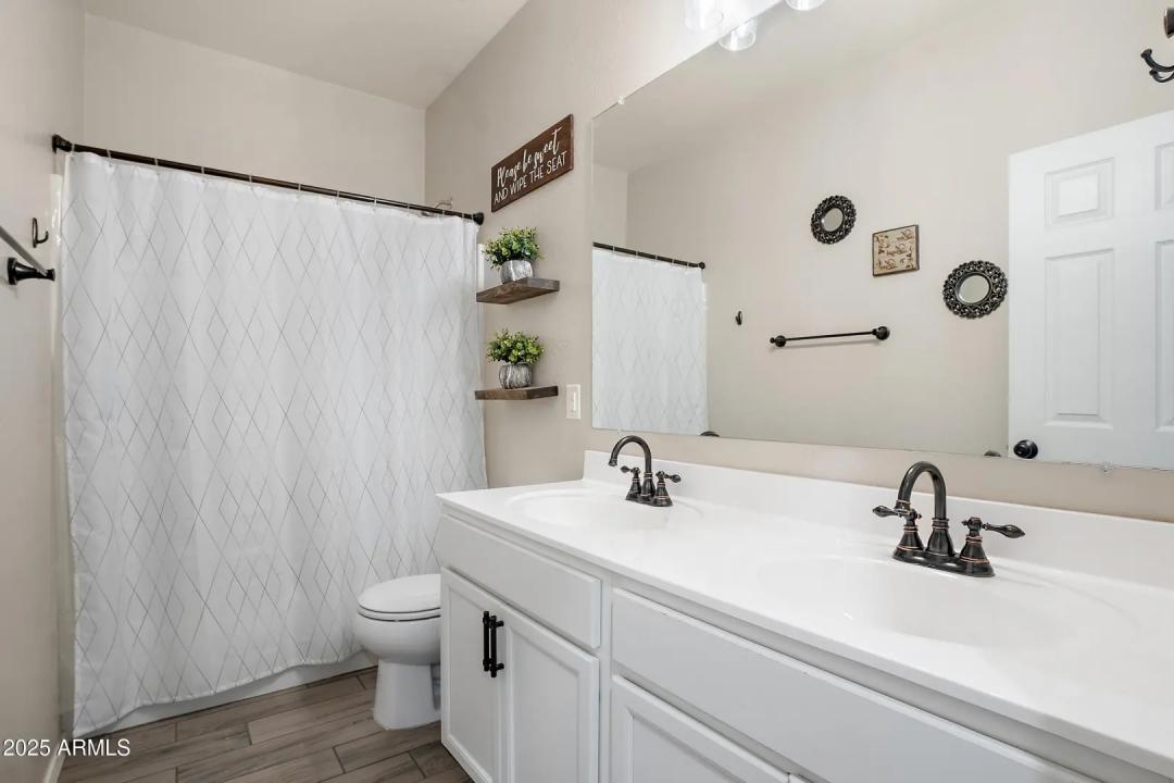 Real Estate Picture 22