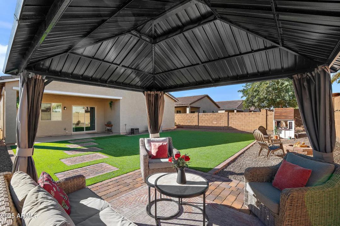 Real Estate Picture 30