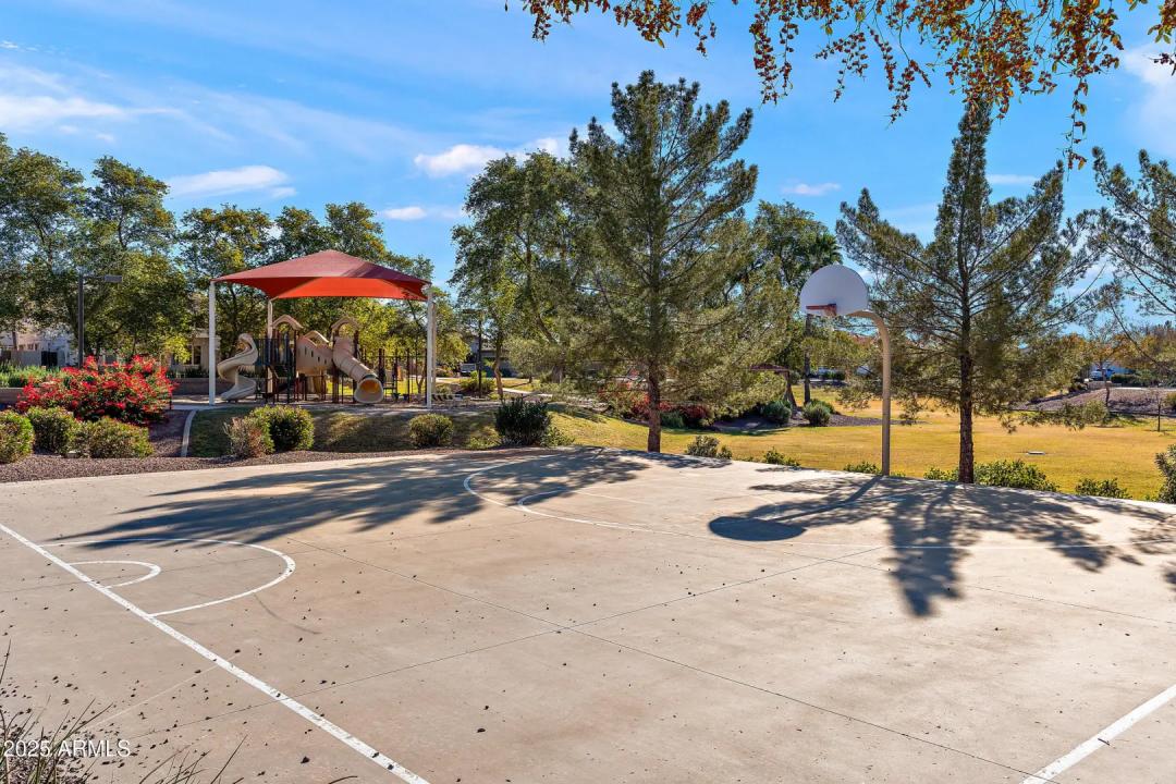 Real Estate Picture 35