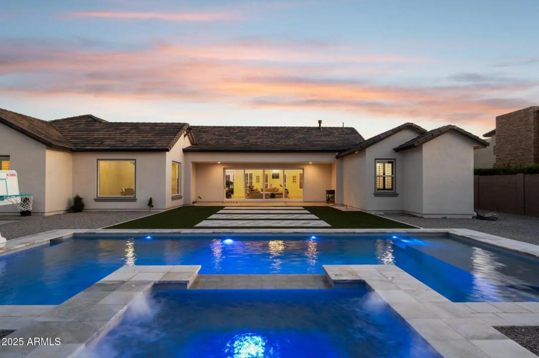 Real Estate Picture 3