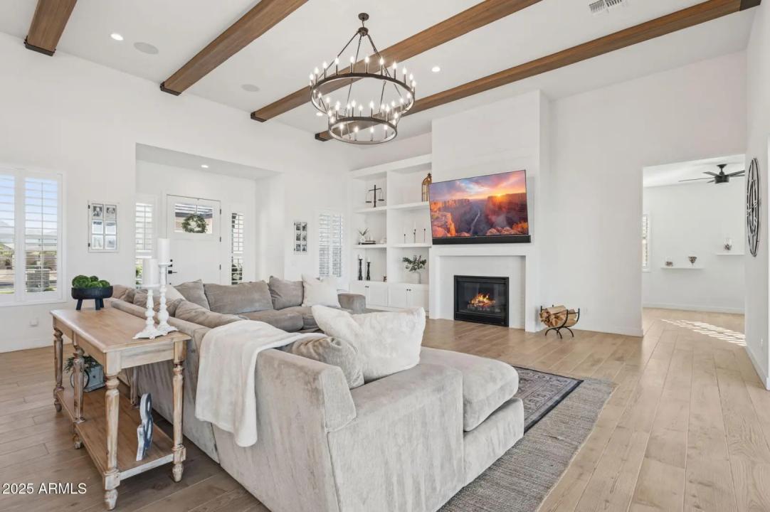 Real Estate Picture 6