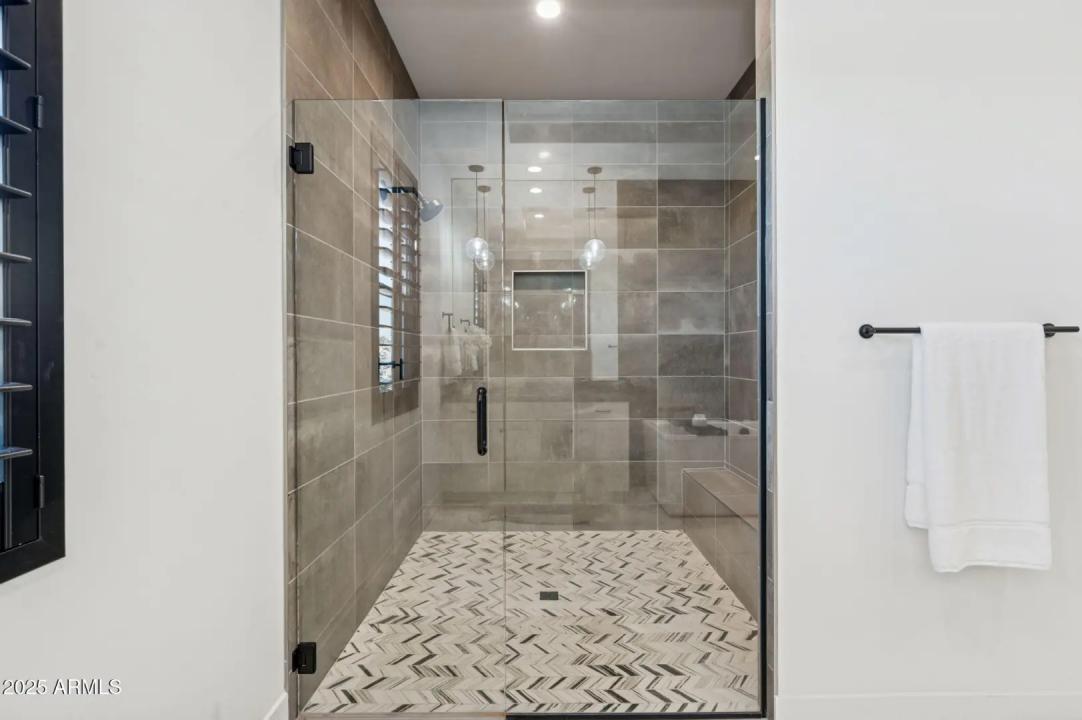 Real Estate Picture 19