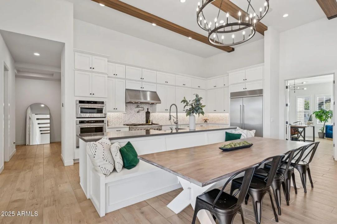 Real Estate Picture 9